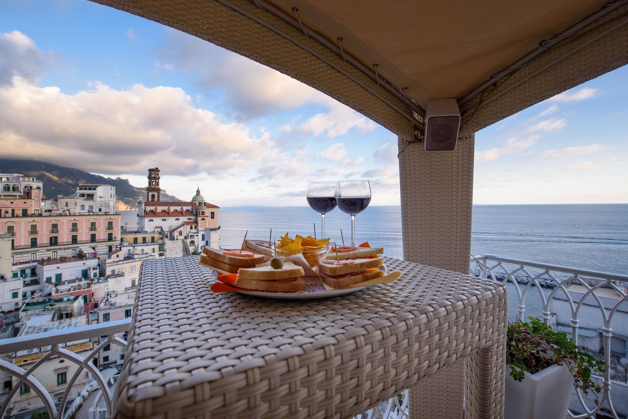 Palazzo Ferraioli - Hotel & Wellness Atrani Eksteriør billede